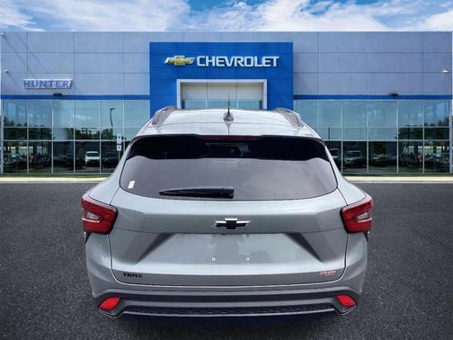 Sterling Gray Metallic 2026 Chevrolet Trax FWD 2RS