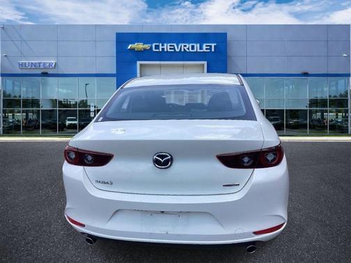 Snowflake White Pearl Mica 2025 Mazda Mazda3 FWD w/Preferred Package