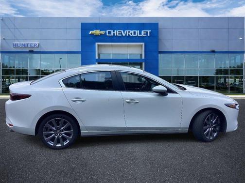 Snowflake White Pearl Mica 2025 Mazda Mazda3 FWD w/Preferred Package