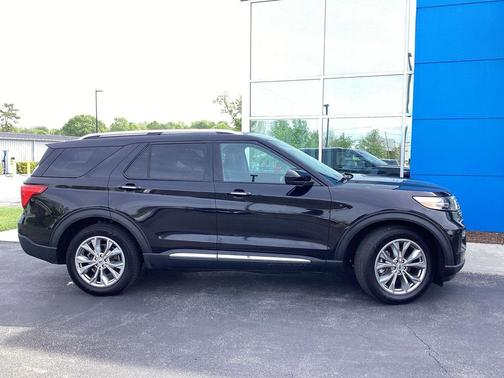 Agate Black Metallic 2022 Ford Explorer Limited