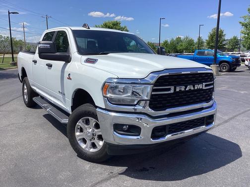 Bright White Clearcoat 2024 RAM 2500 Big Horn Crew Cab 4x4 6'4' Box