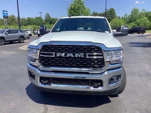 Bright White Clearcoat 2024 RAM 2500 Big Horn Crew Cab 4x4 6'4' Box