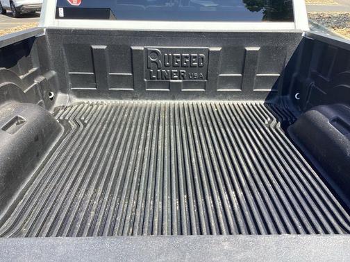 Bright White Clearcoat 2024 RAM 2500 Big Horn Crew Cab 4x4 6'4' Box
