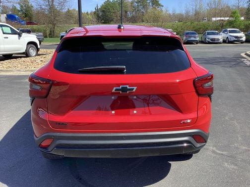 Apex Red 2026 Chevrolet Trax FWD 1RS