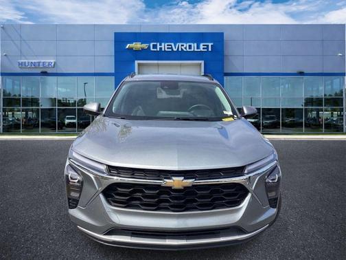 Sterling Gray Metallic 2025 Chevrolet Trax LT