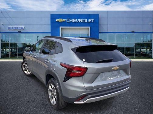 Sterling Gray Metallic 2025 Chevrolet Trax LT
