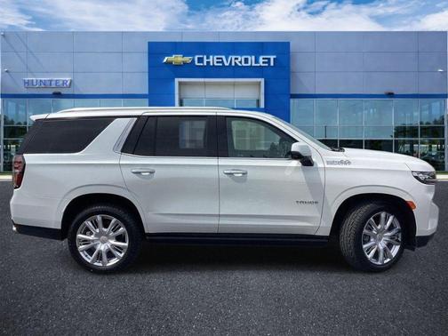 Iridescent Pearl Tricoat 2022 Chevrolet Tahoe 4WD High Country