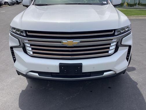 Iridescent Pearl Tricoat 2022 Chevrolet Tahoe 4WD High Country