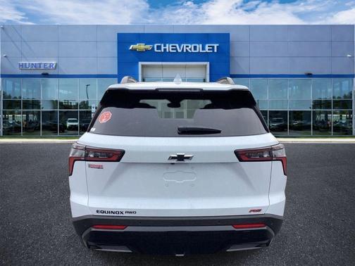 Polar White Tricoat 2026 Chevrolet Equinox AWD RS
