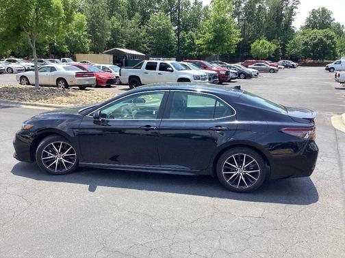 Midnight Black Metallic 2024 Toyota Camry SE