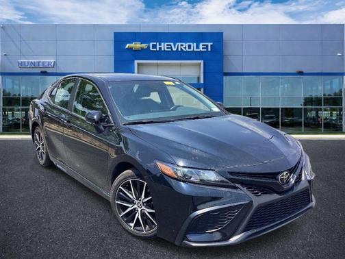 Midnight Black Metallic 2024 Toyota Camry SE