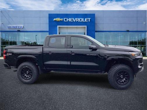 Black 2025 Chevrolet Colorado Z71