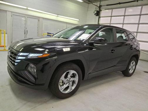 2023 Hyundai TUCSON SE