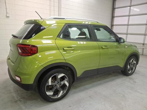 2023 Hyundai VENUE SEL