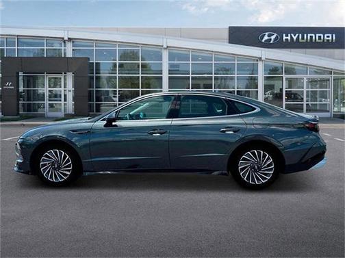 2025 Hyundai SONATA Hybrid SE