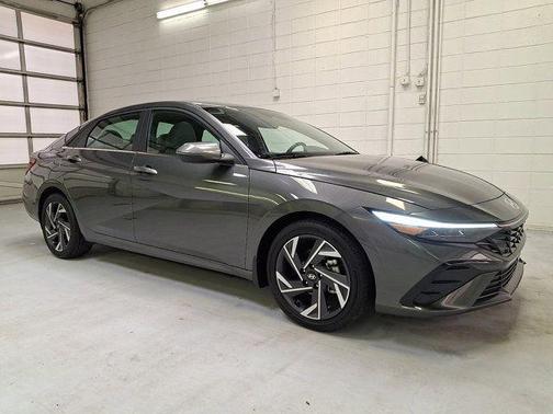 2025 Hyundai ELANTRA HEV Limited