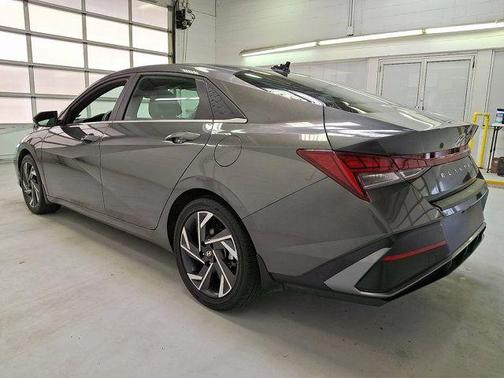 2025 Hyundai ELANTRA HEV Limited