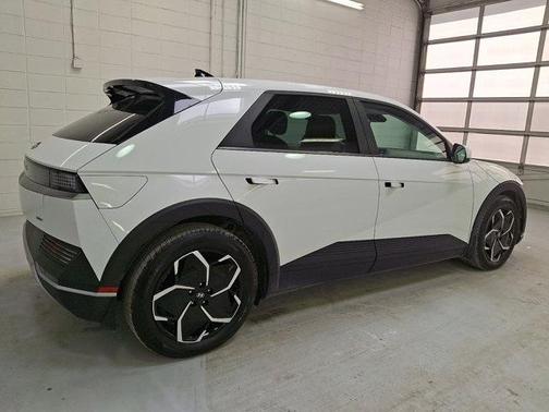 2022 Hyundai IONIQ 5 SE