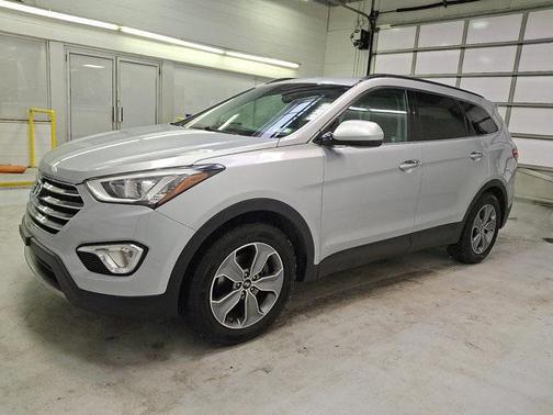 2016 Hyundai SANTA FE SE
