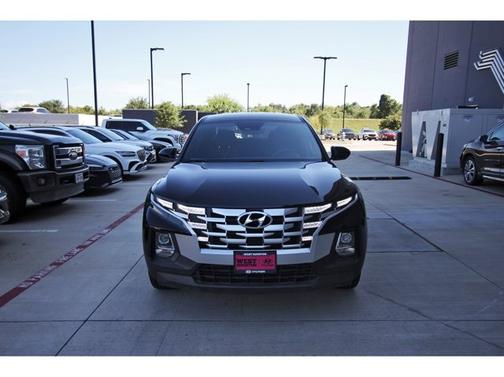 Black 2022 Hyundai SANTA CRUZ SE