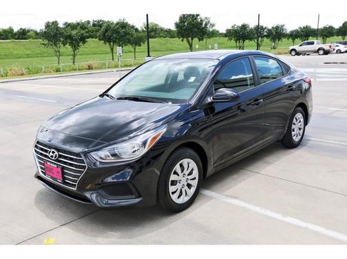 2022 Hyundai Accent SE