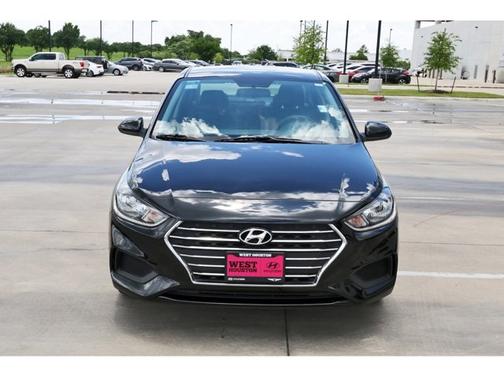 2022 Hyundai Accent SE