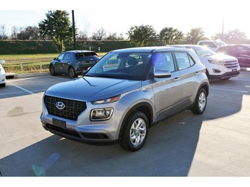 2025 Hyundai VENUE SE