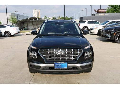 Black 2025 Hyundai VENUE SEL