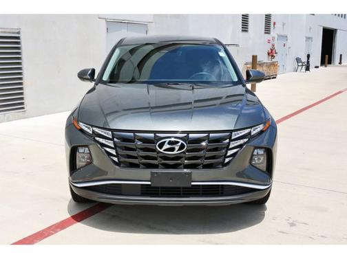 2022 Hyundai TUCSON SE