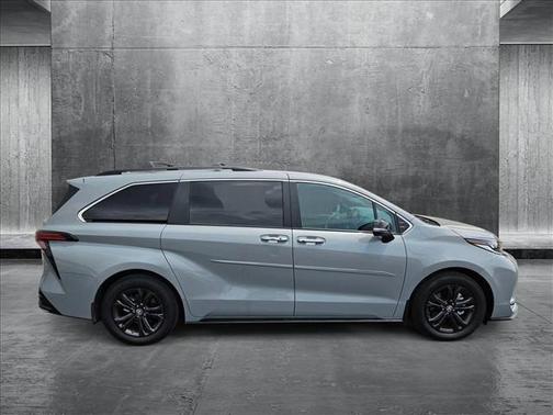2024 Toyota Sienna XSE 7 Passenger