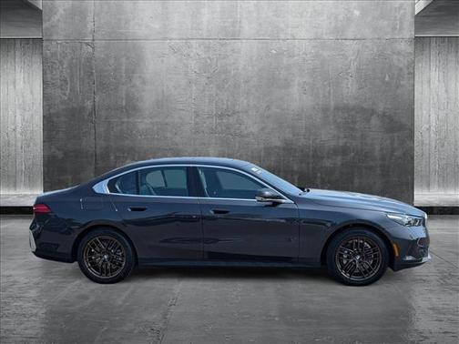 2025 BMW 530 i