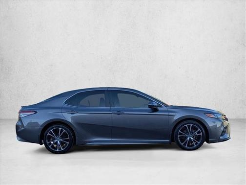 2018 Toyota Camry Hybrid SE