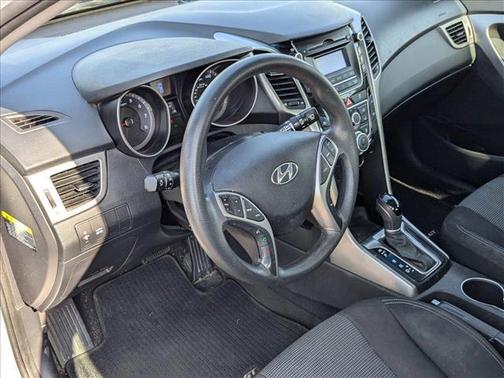 2017 Hyundai Elantra GT Base