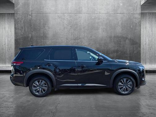 2023 Nissan Pathfinder S 4WD