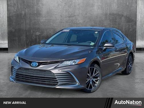2023 Toyota Camry Hybrid XLE