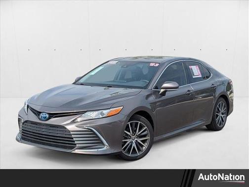 2023 Toyota Camry Hybrid XLE