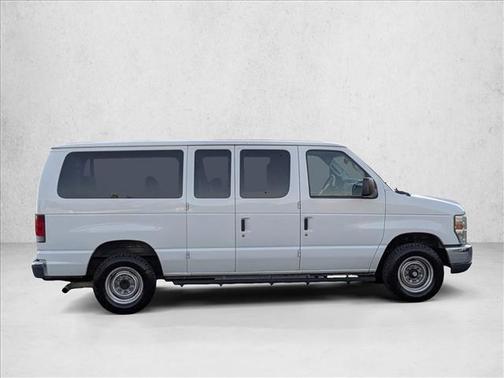 2011 Ford E350 Super Duty XLT