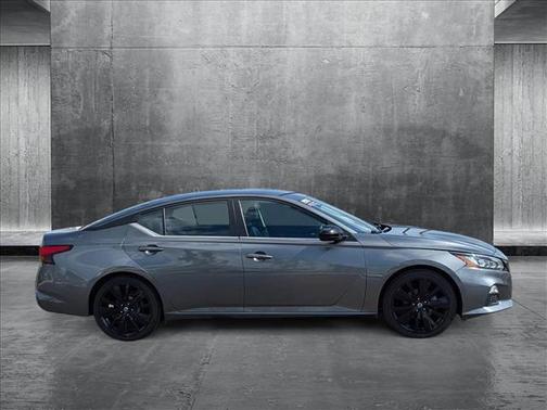 2020 Nissan Altima SR FWD