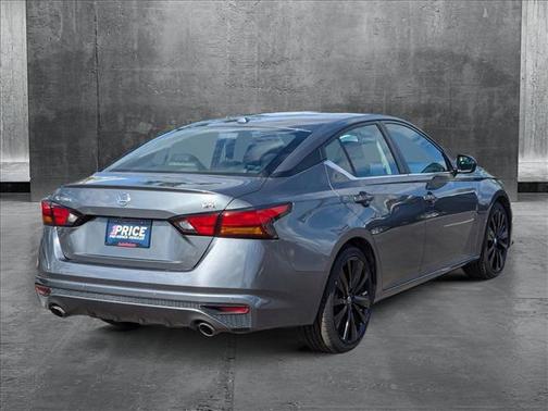 2020 Nissan Altima SR FWD