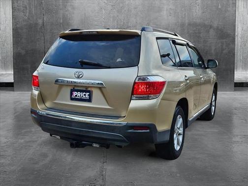 2011 Toyota Highlander SE