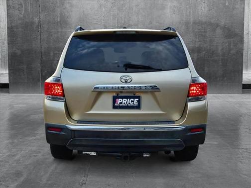 2011 Toyota Highlander SE