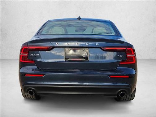2020 Volvo S60 T5 Momentum