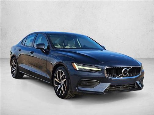 2020 Volvo S60 T5 Momentum