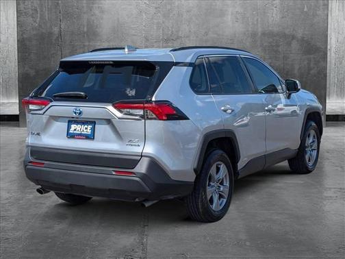 2022 Toyota RAV4 Hybrid XLE