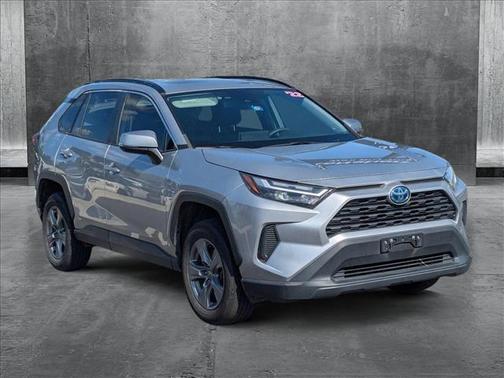 2022 Toyota RAV4 Hybrid XLE