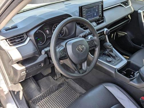 2022 Toyota RAV4 Hybrid XLE