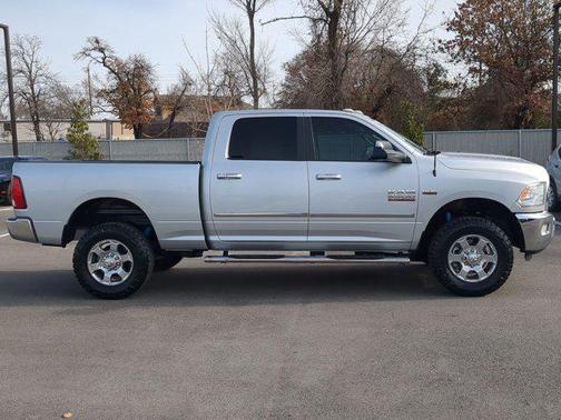 2017 RAM 2500 Big Horn Crew Cab 4x4 6'4' Box