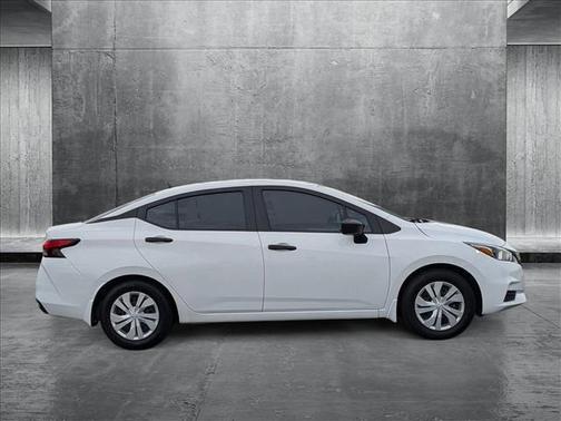 2022 Nissan Versa 1.6 S