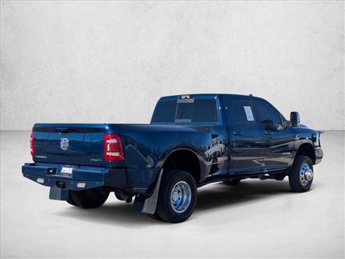 2024 RAM 3500 Laramie Crew Cab 4x4 8' Box