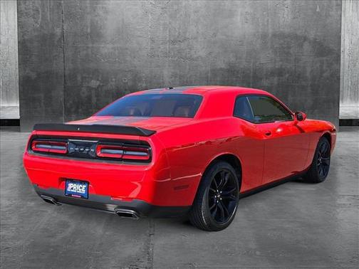 2017 Dodge Challenger SXT